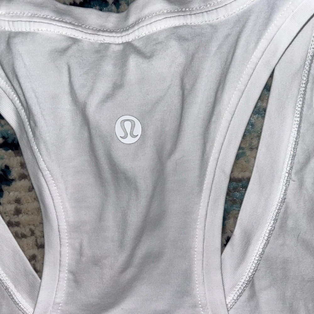 Lululemon Razorback - Picture 4 of 4